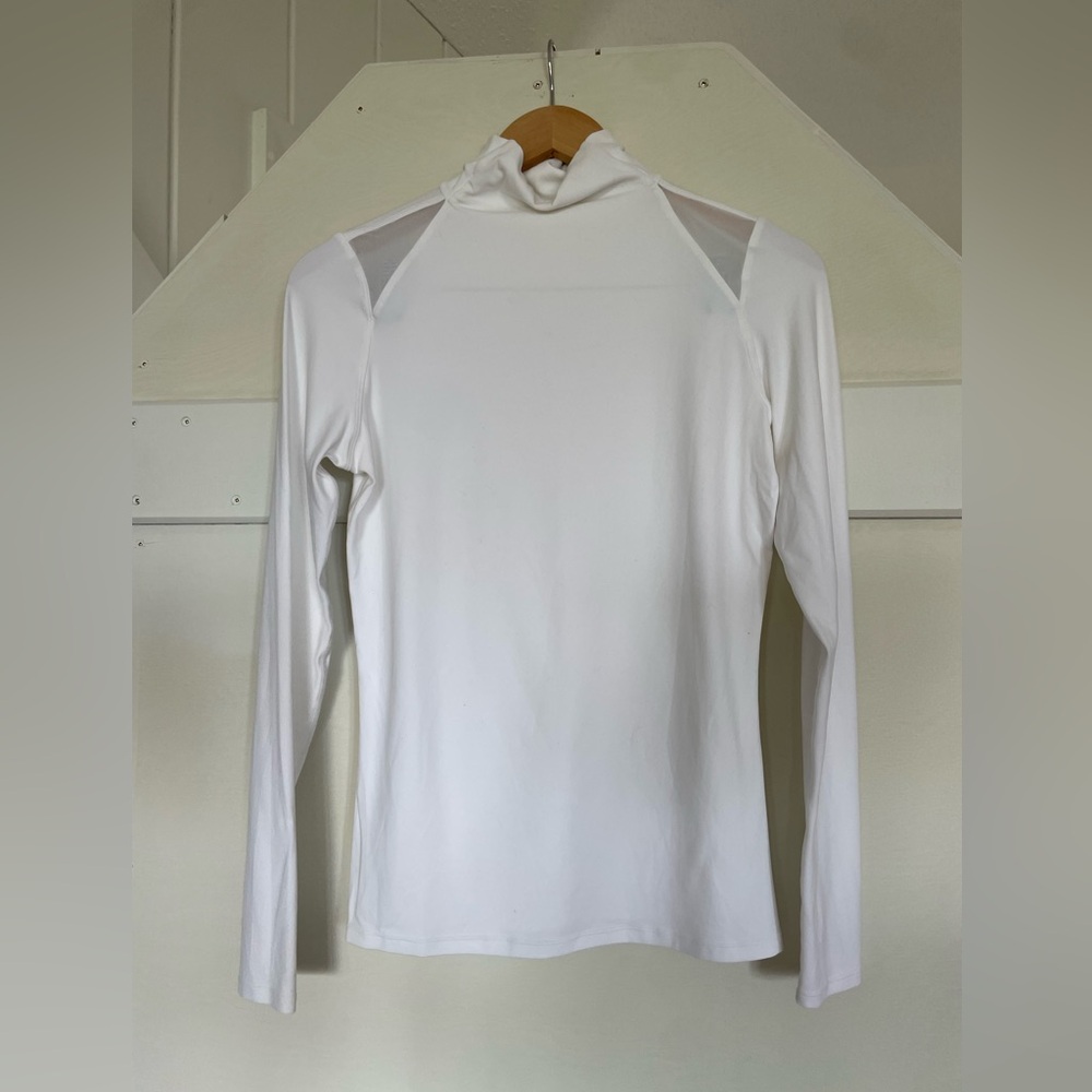 Lulu Ethereal mock neck, Sz 6